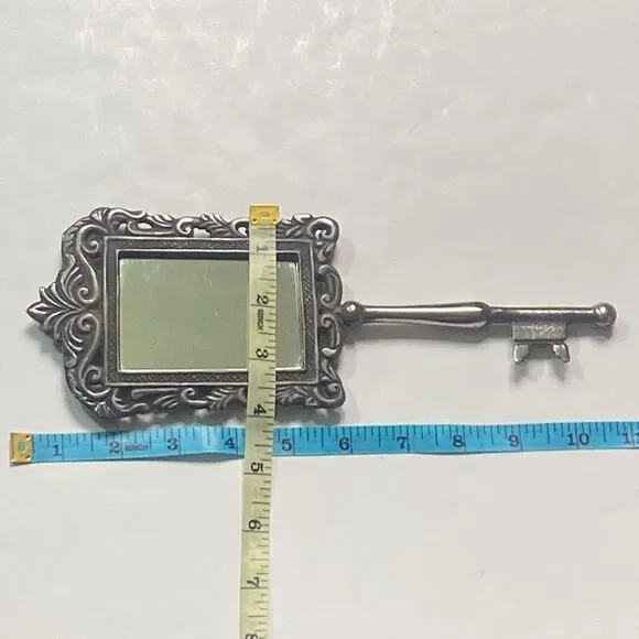 Vintage Style Hand Mirror Skeleton Key Picture Frame Wonderland Made In India - Picture 9 of 12